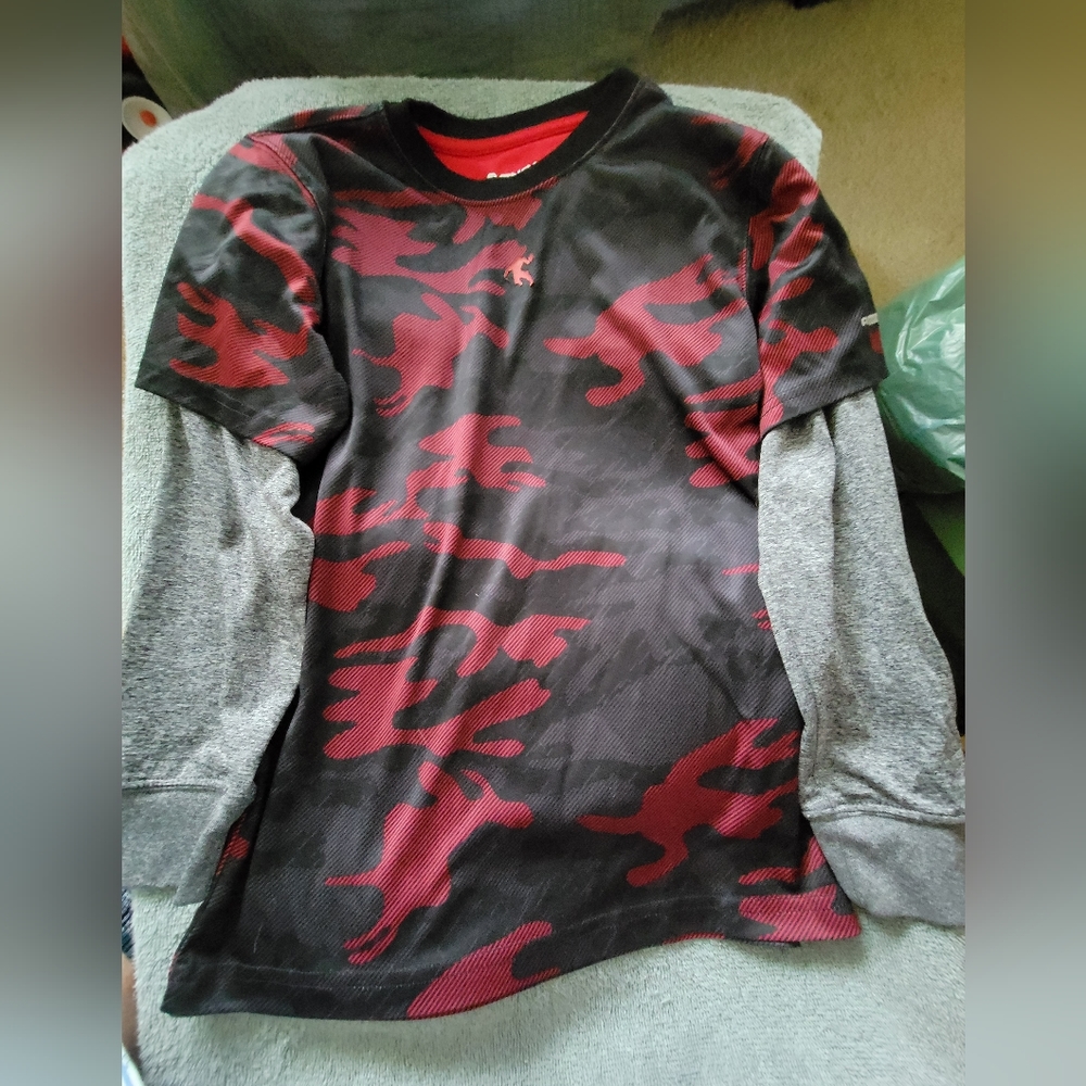 Boys Andi size medium 8, long sleeve shirt, good condition